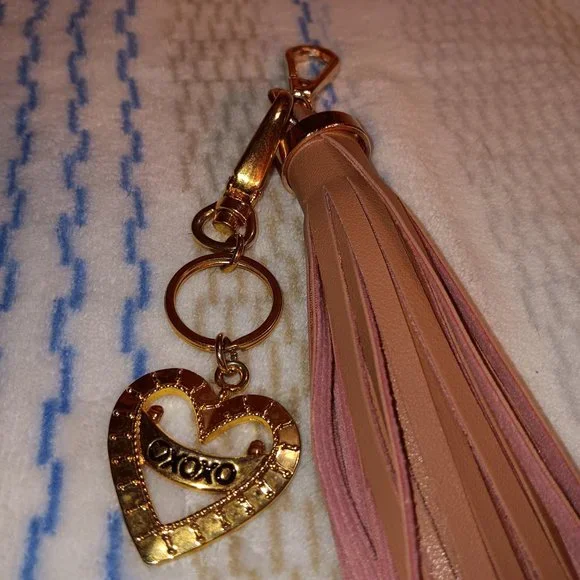 Blush Pink Fringe Keychain with Heart XoXO - Picture 2 of 3